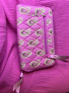 Vera Bradley Bermuda Pink Large Zip Travel Passport Organizer ID Wallet